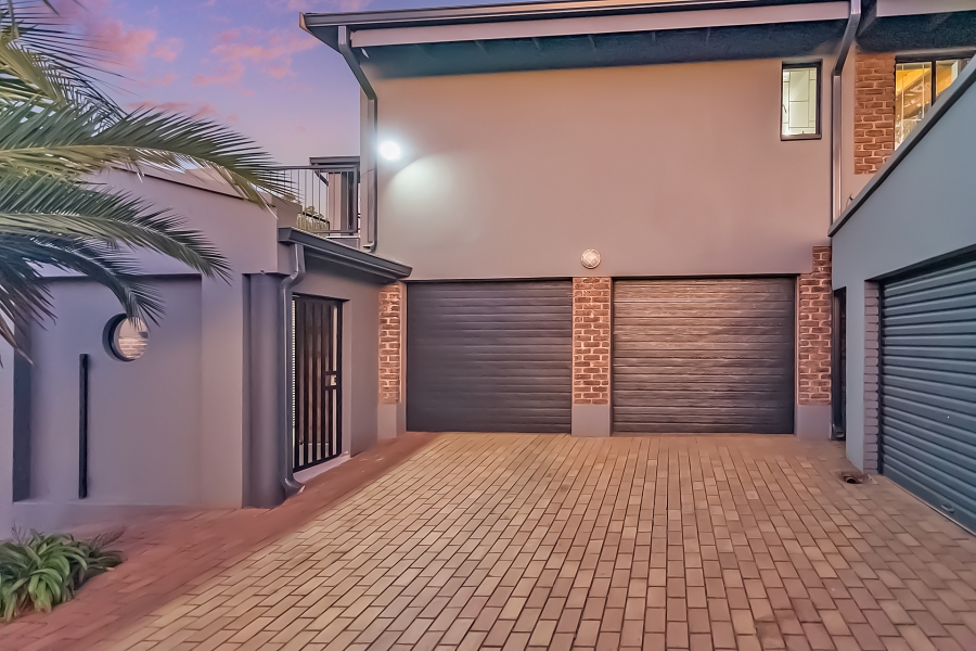 6 Bedroom Property for Sale in Noordheuwel Gauteng