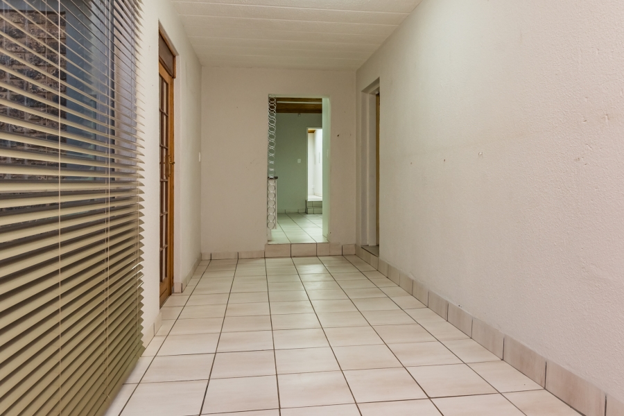 6 Bedroom Property for Sale in Noordheuwel Gauteng