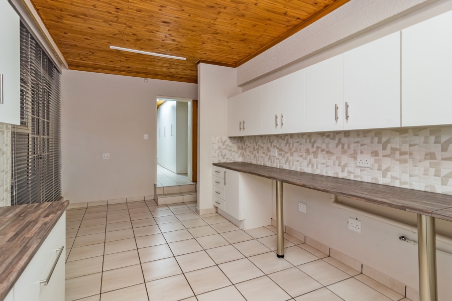 6 Bedroom Property for Sale in Noordheuwel Gauteng
