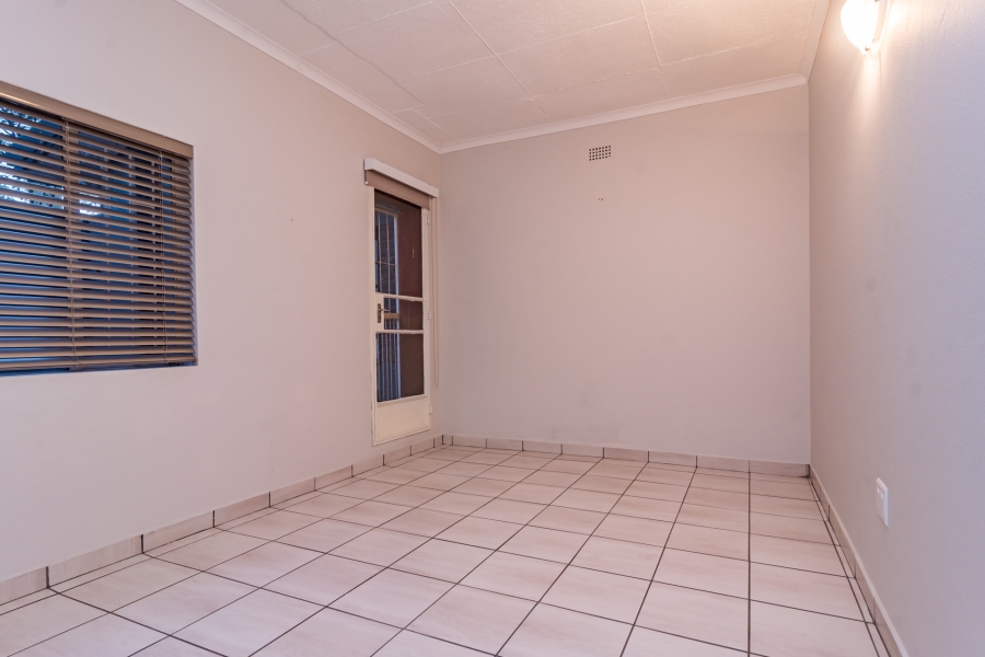 6 Bedroom Property for Sale in Noordheuwel Gauteng