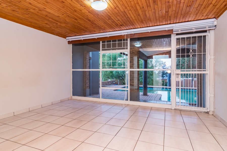 6 Bedroom Property for Sale in Noordheuwel Gauteng