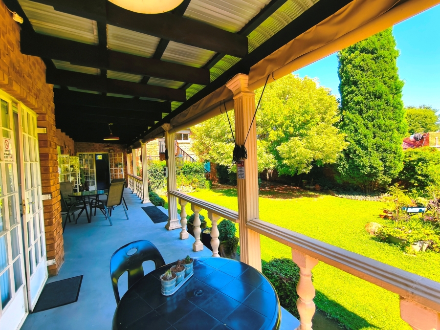 6 Bedroom Property for Sale in The Reeds Gauteng