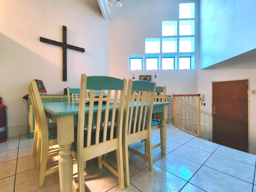 6 Bedroom Property for Sale in The Reeds Gauteng