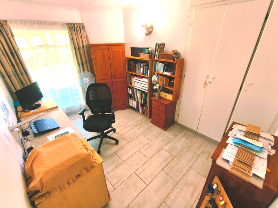 6 Bedroom Property for Sale in The Reeds Gauteng