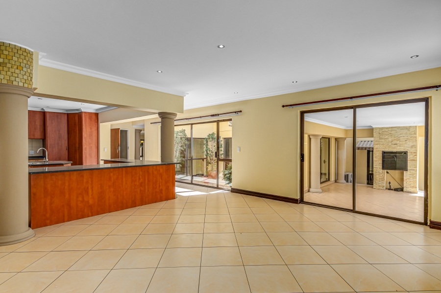 To Let 7 Bedroom Property for Rent in Dainfern Golf Estate Gauteng