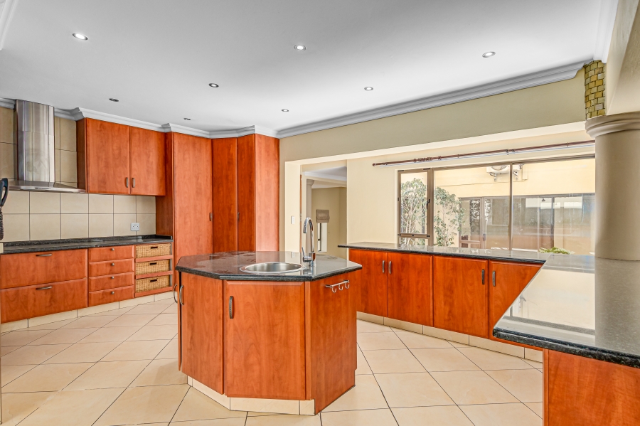 To Let 7 Bedroom Property for Rent in Dainfern Golf Estate Gauteng