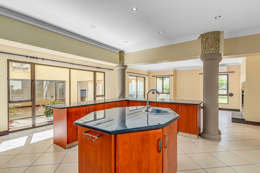 To Let 7 Bedroom Property for Rent in Dainfern Golf Estate Gauteng