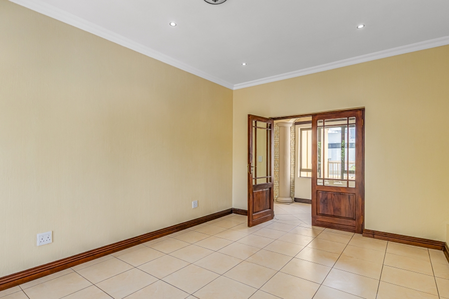 To Let 7 Bedroom Property for Rent in Dainfern Golf Estate Gauteng