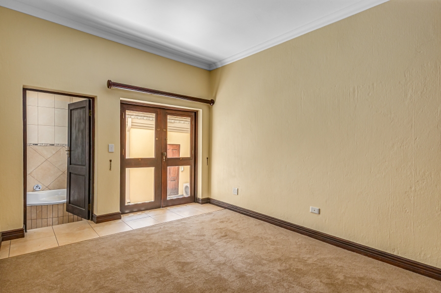 To Let 7 Bedroom Property for Rent in Dainfern Golf Estate Gauteng