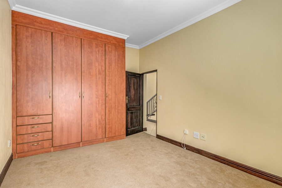 To Let 7 Bedroom Property for Rent in Dainfern Golf Estate Gauteng