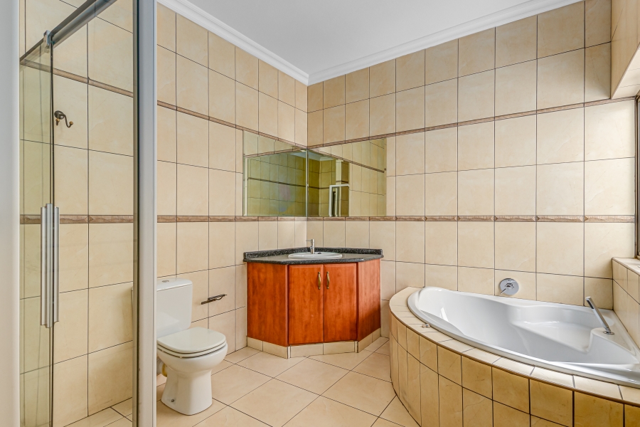 To Let 7 Bedroom Property for Rent in Dainfern Golf Estate Gauteng