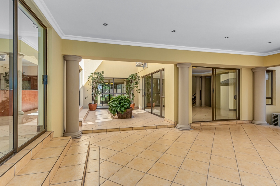 To Let 7 Bedroom Property for Rent in Dainfern Golf Estate Gauteng