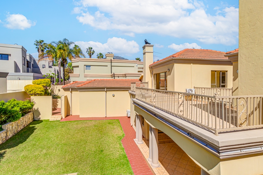 To Let 7 Bedroom Property for Rent in Dainfern Golf Estate Gauteng