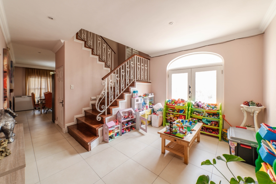 4 Bedroom Property for Sale in Douglasdale Gauteng