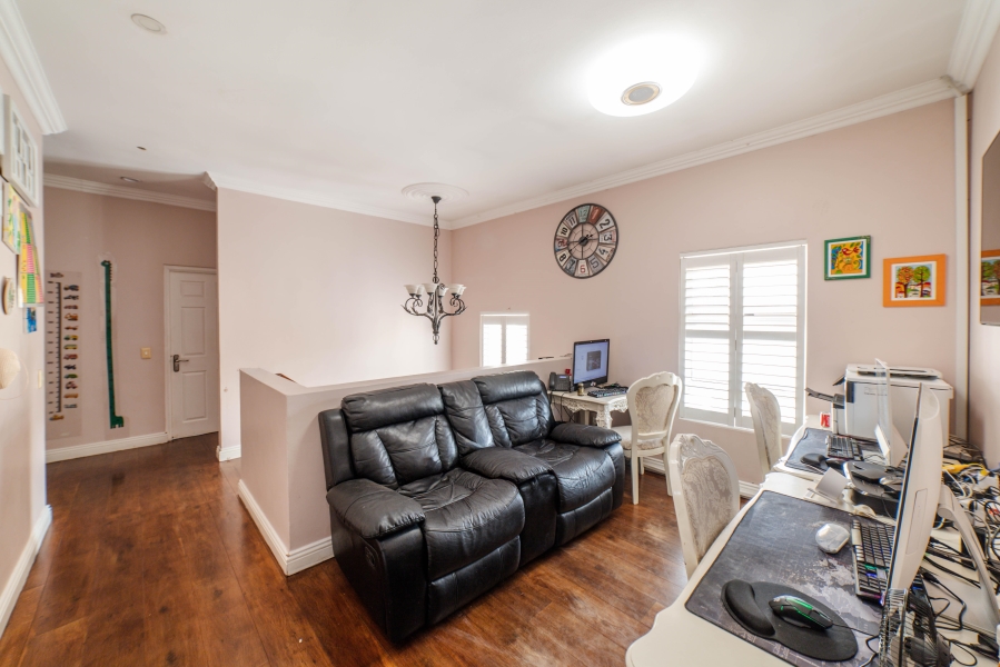 4 Bedroom Property for Sale in Douglasdale Gauteng