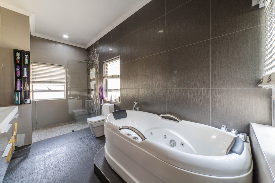 4 Bedroom Property for Sale in Douglasdale Gauteng