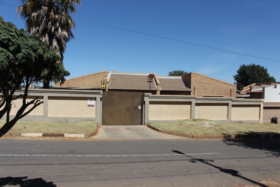 3 Bedroom Property for Sale in Roodepoort North Gauteng