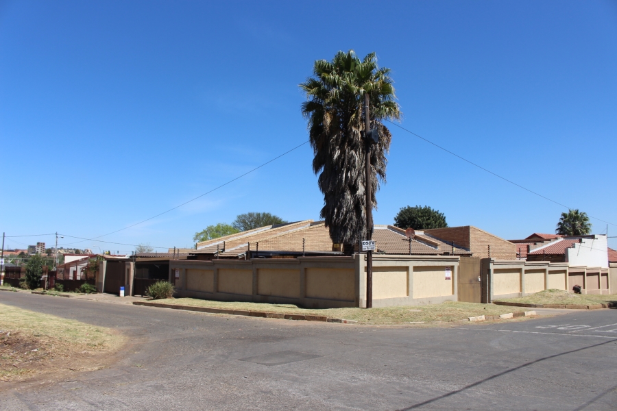 3 Bedroom Property for Sale in Roodepoort North Gauteng