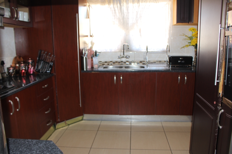 3 Bedroom Property for Sale in Roodepoort North Gauteng