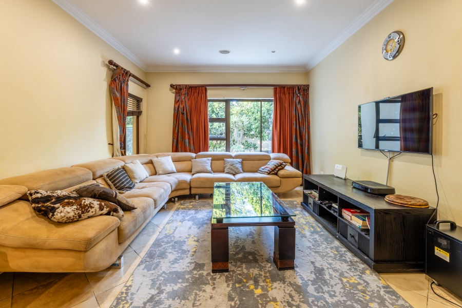 5 Bedroom Property for Sale in Broadacres Gauteng