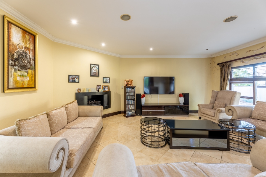 5 Bedroom Property for Sale in Broadacres Gauteng