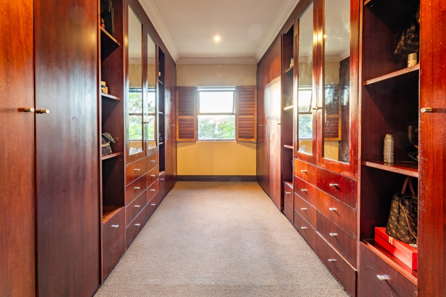 5 Bedroom Property for Sale in Broadacres Gauteng