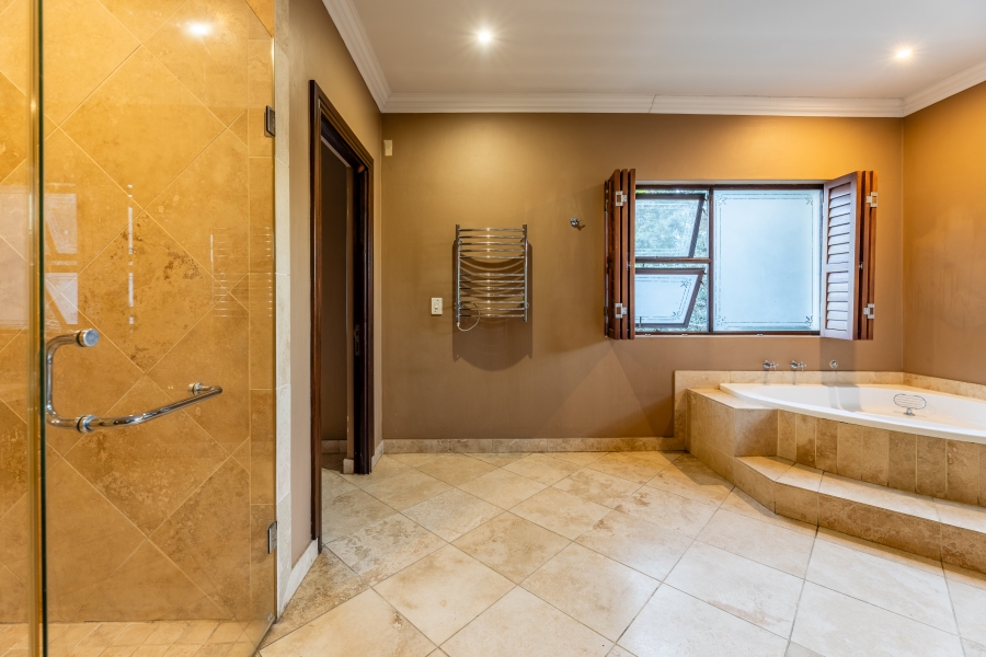 5 Bedroom Property for Sale in Broadacres Gauteng