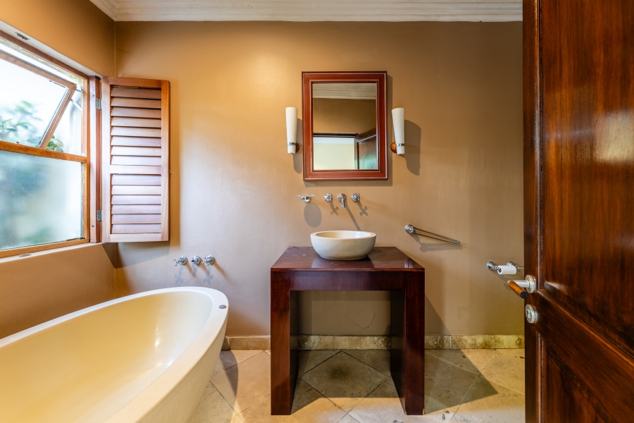 5 Bedroom Property for Sale in Broadacres Gauteng