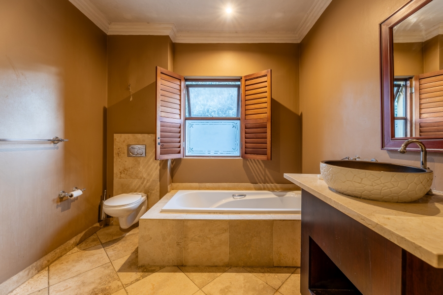 5 Bedroom Property for Sale in Broadacres Gauteng