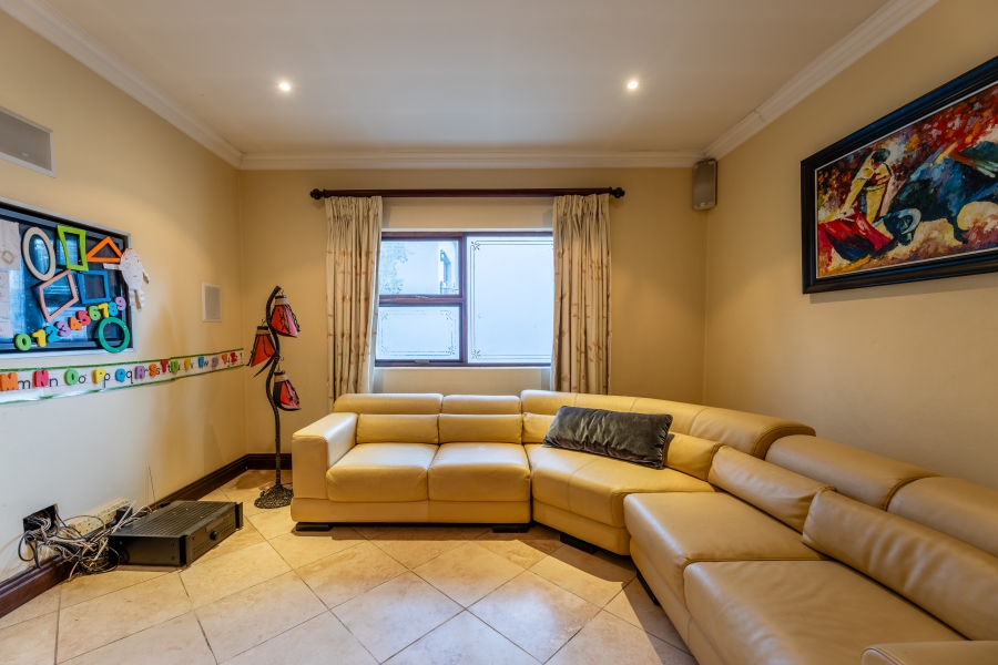 5 Bedroom Property for Sale in Broadacres Gauteng
