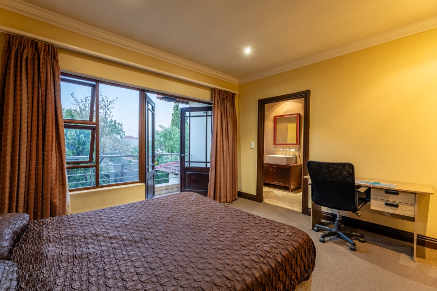 5 Bedroom Property for Sale in Broadacres Gauteng