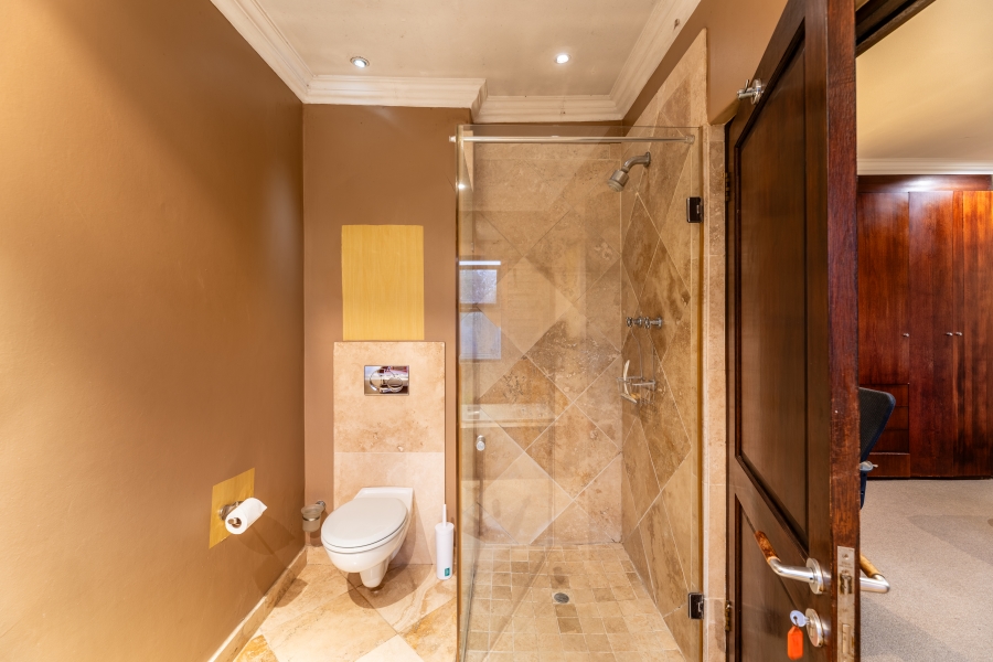 5 Bedroom Property for Sale in Broadacres Gauteng