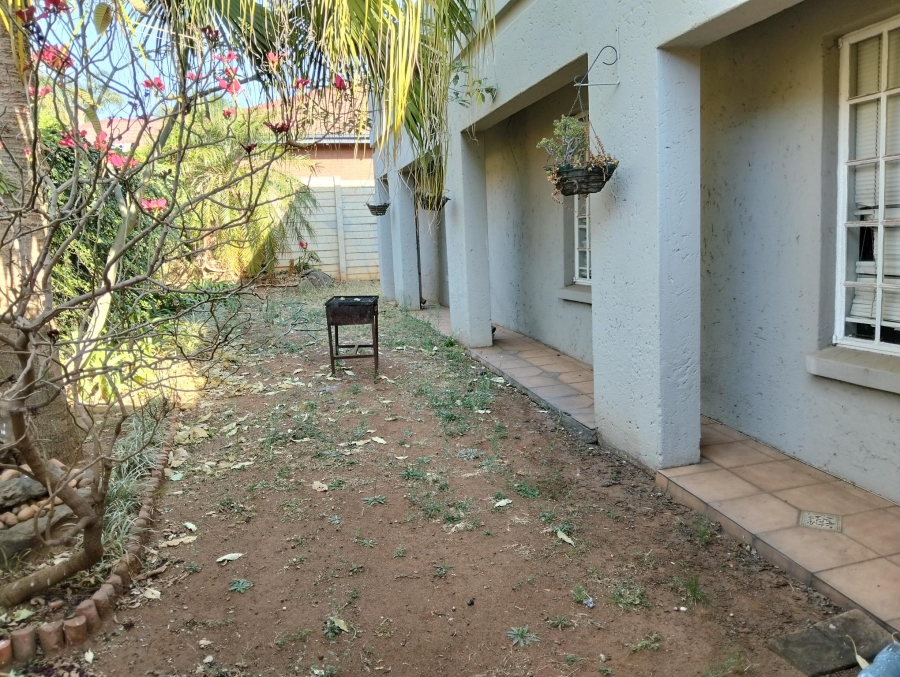 3 Bedroom Property for Sale in Faerie Glen Gauteng