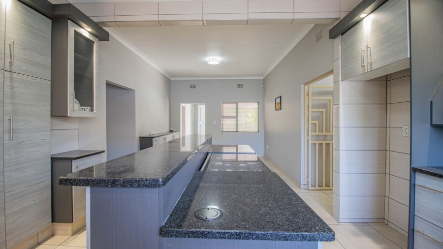 5 Bedroom Property for Sale in Lambton Gauteng