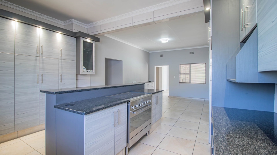 5 Bedroom Property for Sale in Lambton Gauteng