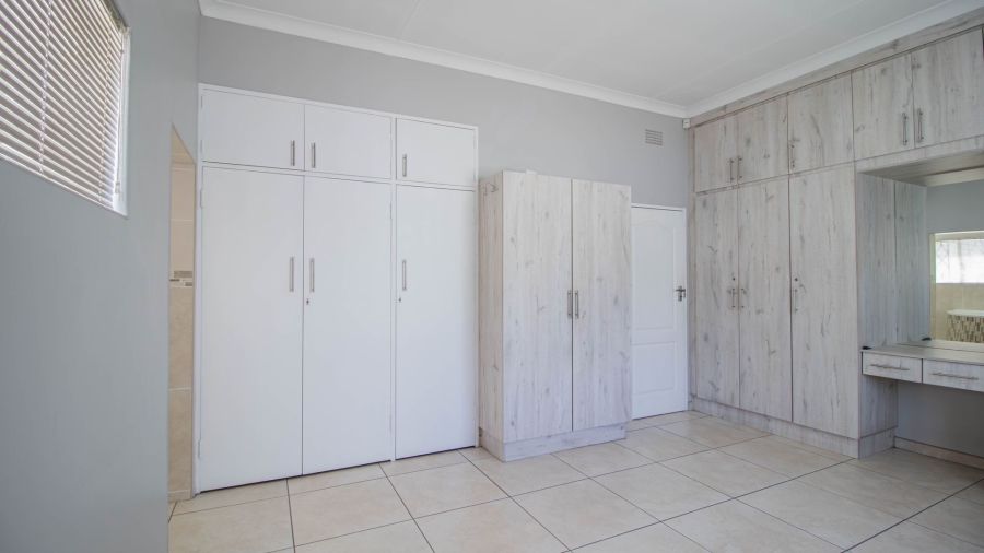5 Bedroom Property for Sale in Lambton Gauteng
