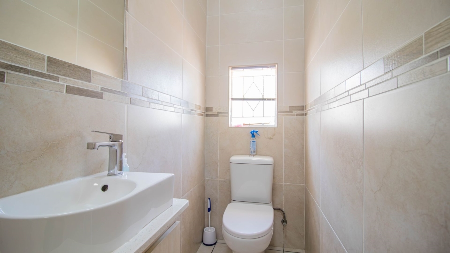 5 Bedroom Property for Sale in Lambton Gauteng