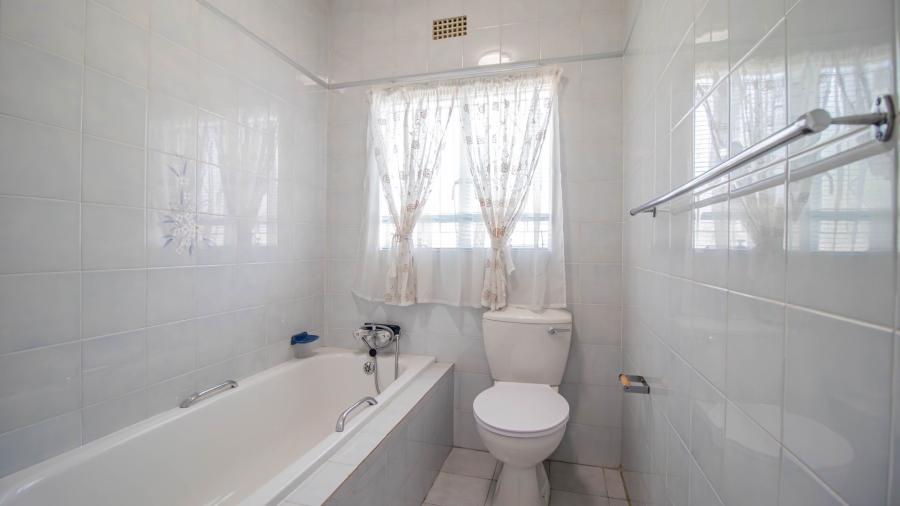 5 Bedroom Property for Sale in Lambton Gauteng