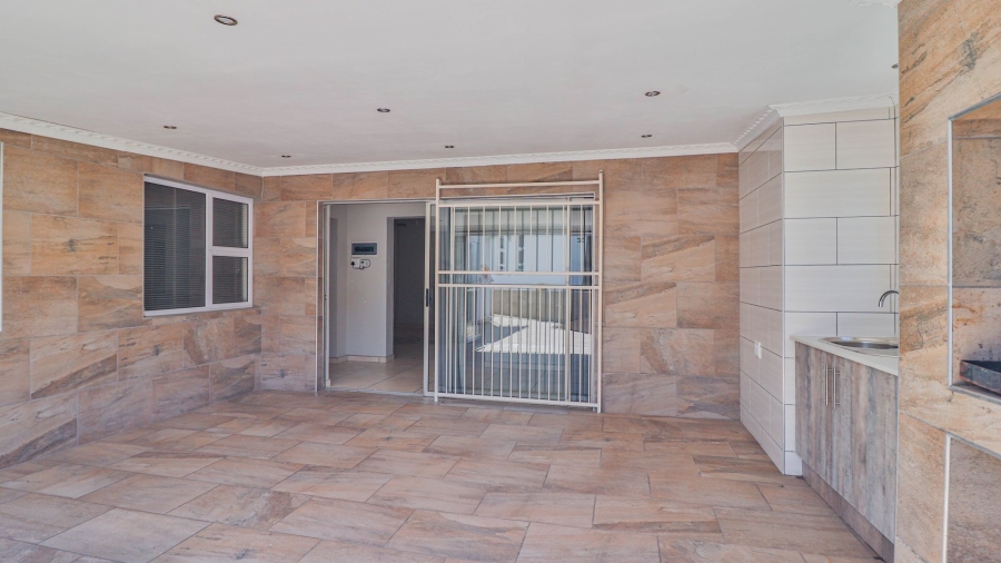 5 Bedroom Property for Sale in Lambton Gauteng