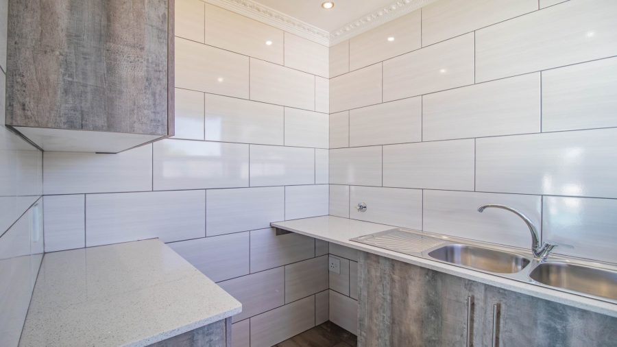 5 Bedroom Property for Sale in Lambton Gauteng