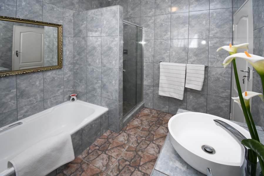 5 Bedroom Property for Sale in Northcliff Gauteng