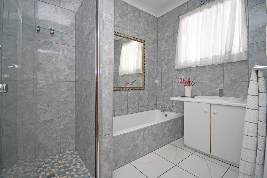 5 Bedroom Property for Sale in Northcliff Gauteng