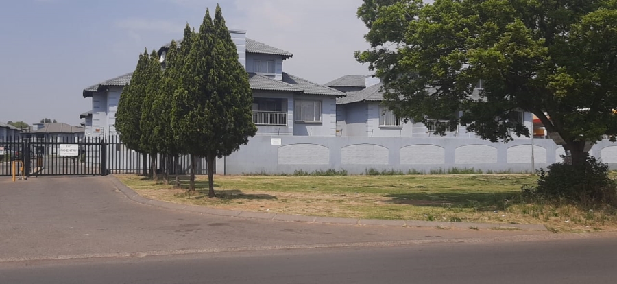 2 Bedroom Property for Sale in Crystal Park Gauteng