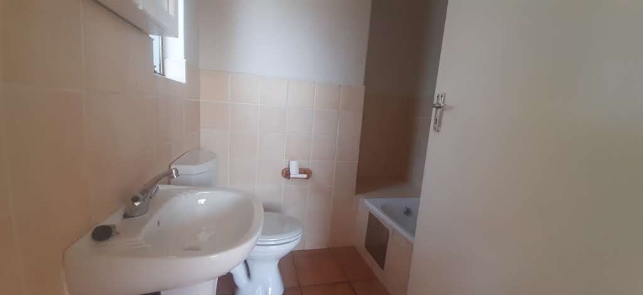 2 Bedroom Property for Sale in Crystal Park Gauteng