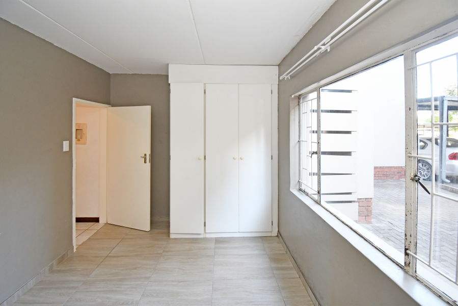 2 Bedroom Property for Sale in Bloubosrand Gauteng