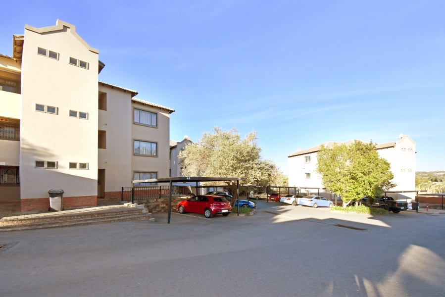 2 Bedroom Property for Sale in Bloubosrand Gauteng