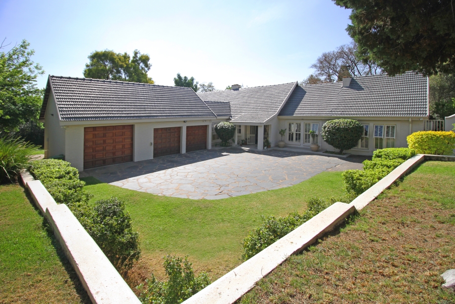 4 Bedroom Property for Sale in Hurlingham Gauteng