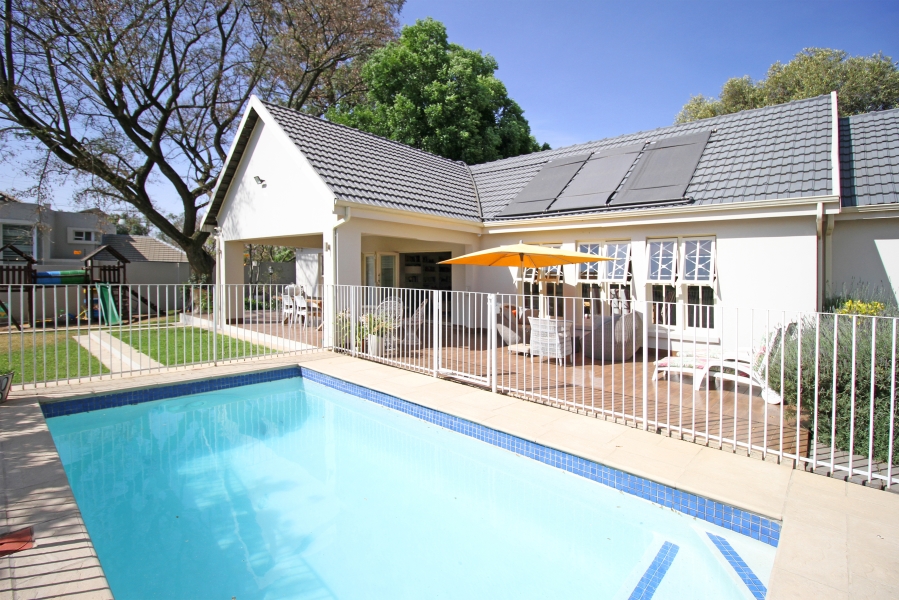 4 Bedroom Property for Sale in Hurlingham Gauteng