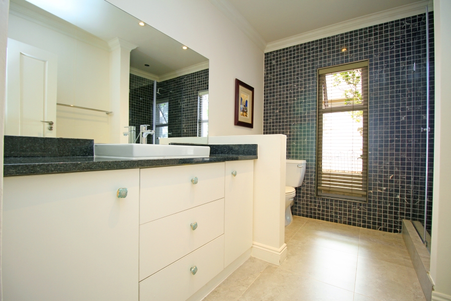 4 Bedroom Property for Sale in Hurlingham Gauteng