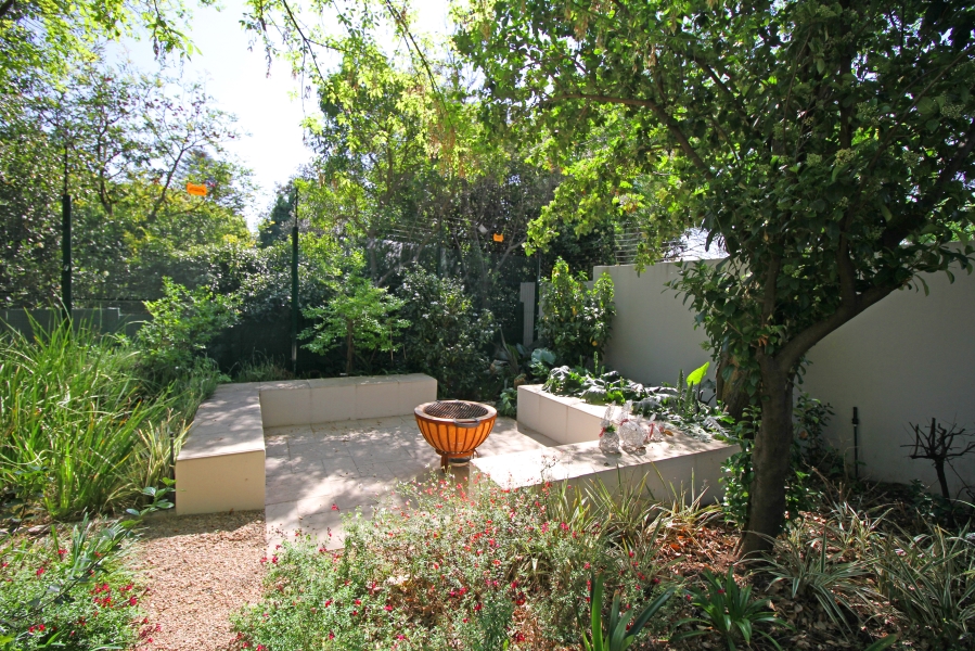 4 Bedroom Property for Sale in Hurlingham Gauteng